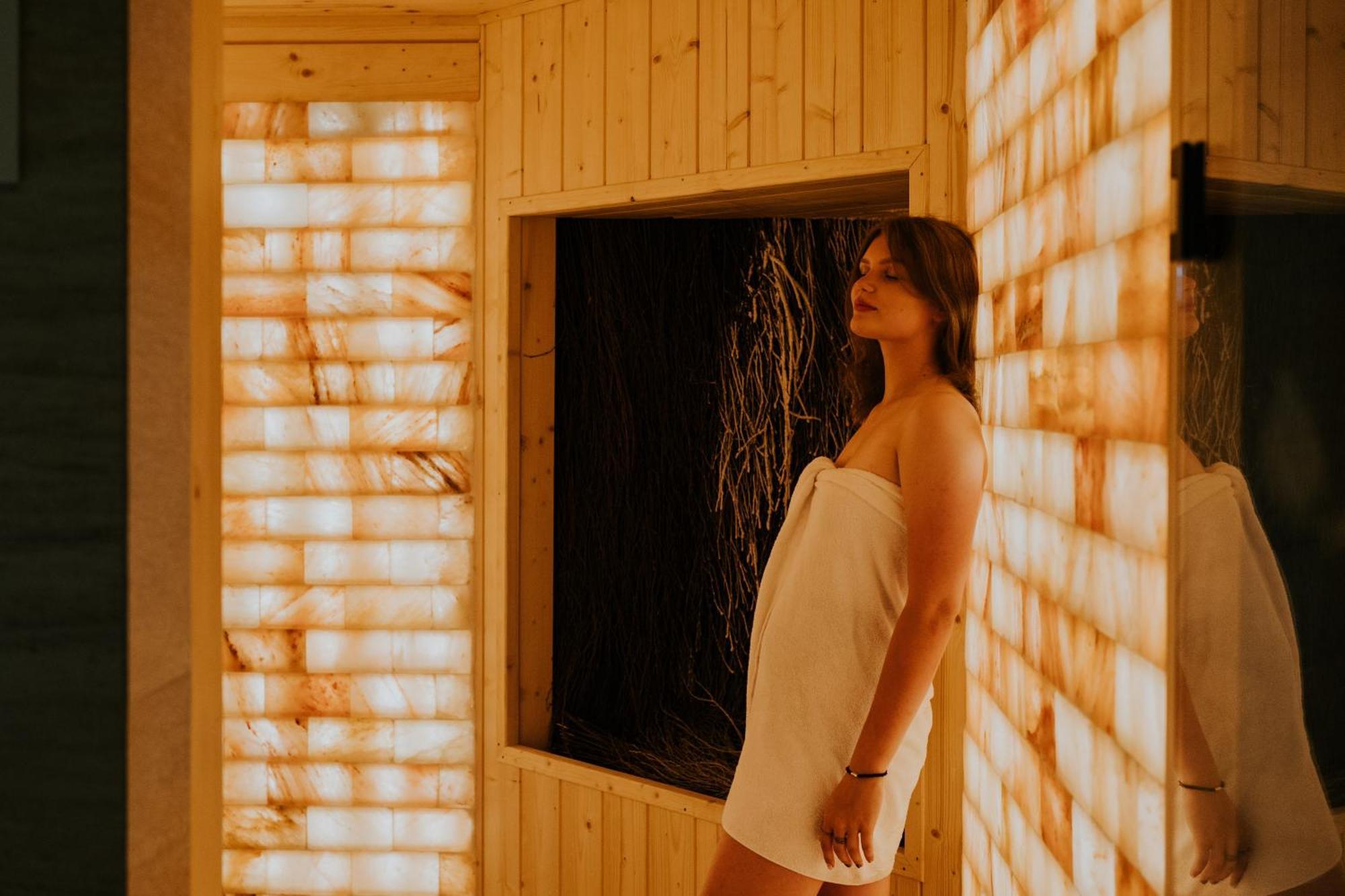 Aura Medical Spa Naleczow Bagian luar foto